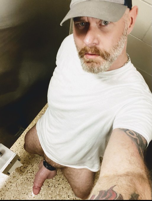 I love getting some action at a rest area or anywhere semi public with a chance of getting caught. 😈🍆