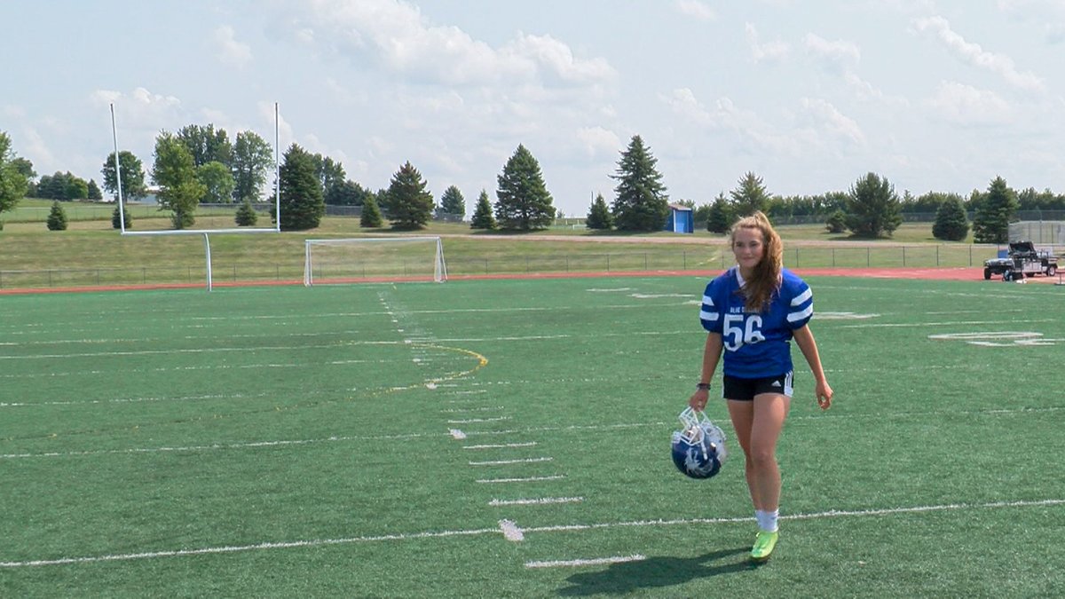 keloland's tweet photo. A girl in Garretson is bouncing back and forth between her soccer team and the boys' football team. We'll introduce you to the new placekicker for the Blue Dragons NEXT on #Midday in KELOLAND. 
WATCH LIVE: https://t.co/hSeOgZoNJN https://t.co/SkcIKIsBeO