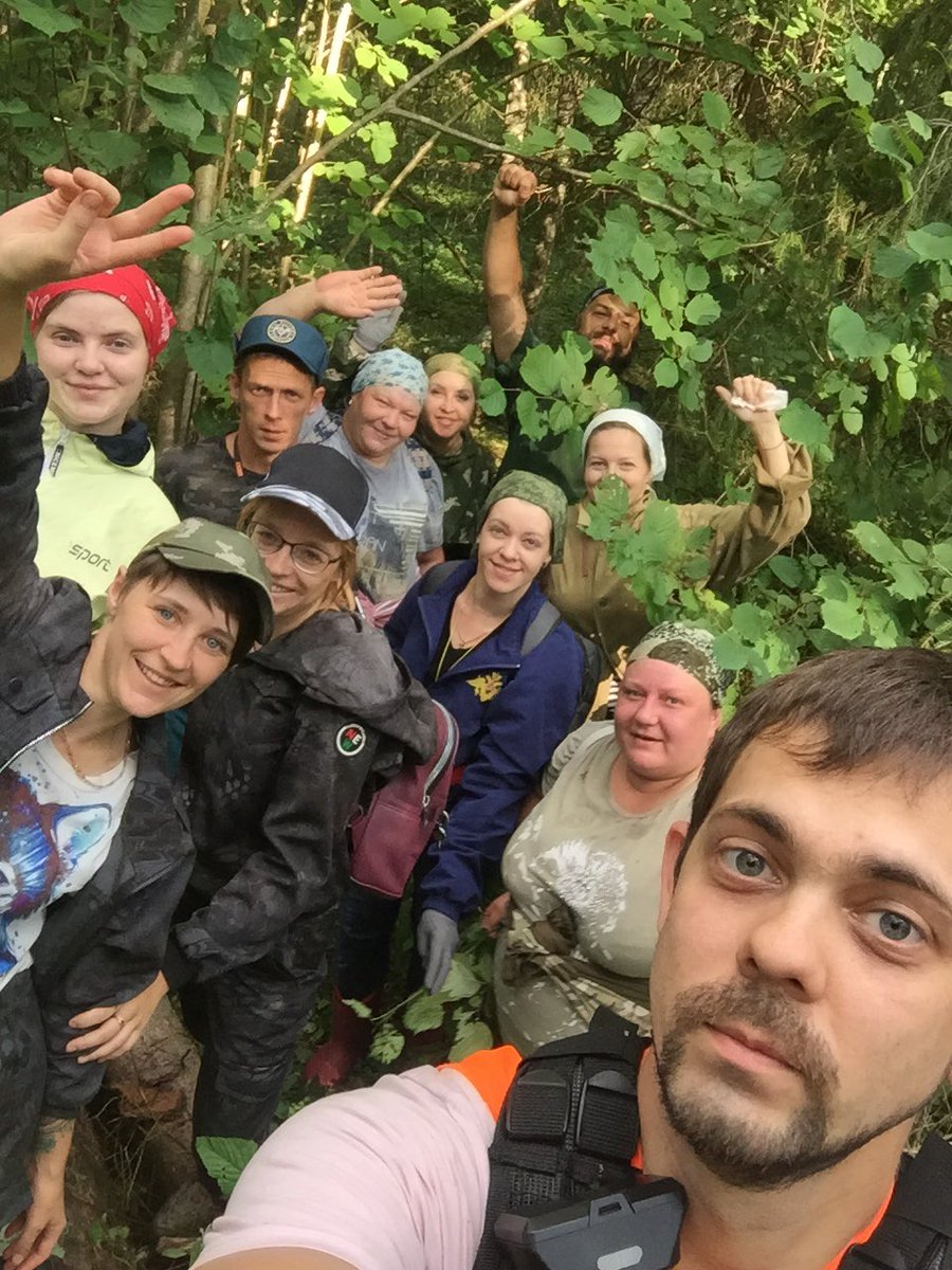 А знаете какого слышать по радейке «Стоп, у нас НЖ», когда малышке 1 год и она 4-ый день в лесу??? Ребята на фото знают. Посмотрите сколько счастья!!! Все самые хорошие и послушные люди достаются мне))) Спасибо