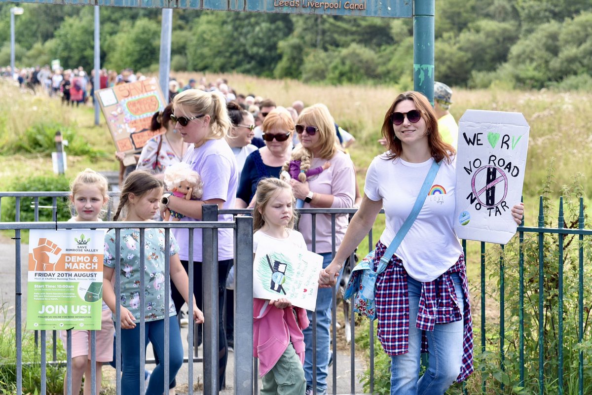 Wonderful turnout for the demo ⁦@saverimrose⁩ #Rimrosevally #saveRimroseValley #northwest #merseside #liverpool #rally