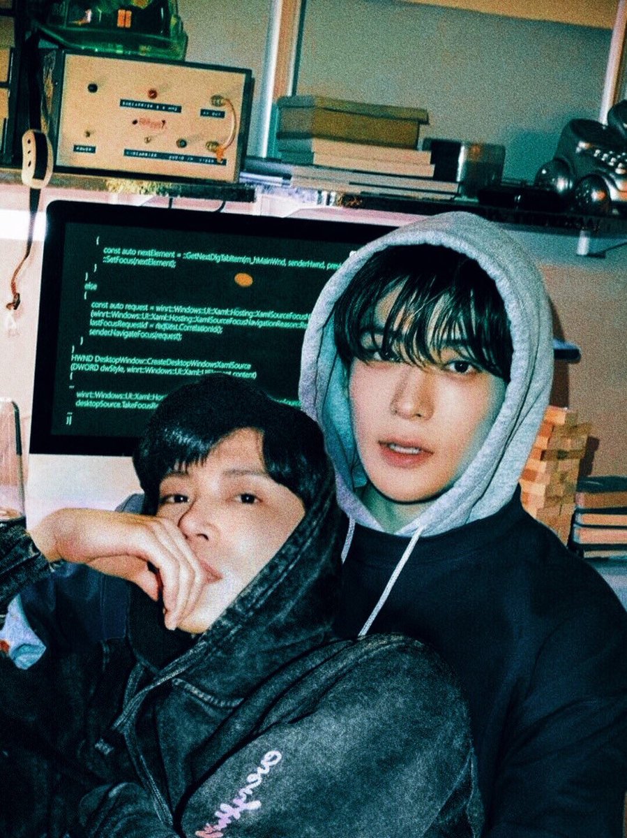 jaytoten's tweet photo. หม่าม้า หนูมีแฟนเป็นแฮกเกอร์ฮะ 🖥📟 https://t.co/I5ljwnRmtv