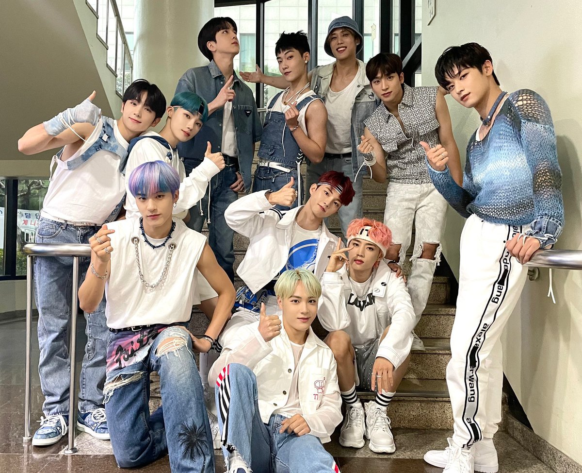 Cyanhee's tweet photo. ㅤ
ㅤ
Another day, another win! 🏆 #ThrillRide4thWin at Music Bank today! Thank you for Deobi hardwork because we can get four trophies this week!❤️🔥 This is such a great and precious memories for us! Let’s walk on the flower path together! 👀💌 <https://t.co/G6DW7a5XfA>
ㅤ
ㅤ https://t.co/imY4gueeB5