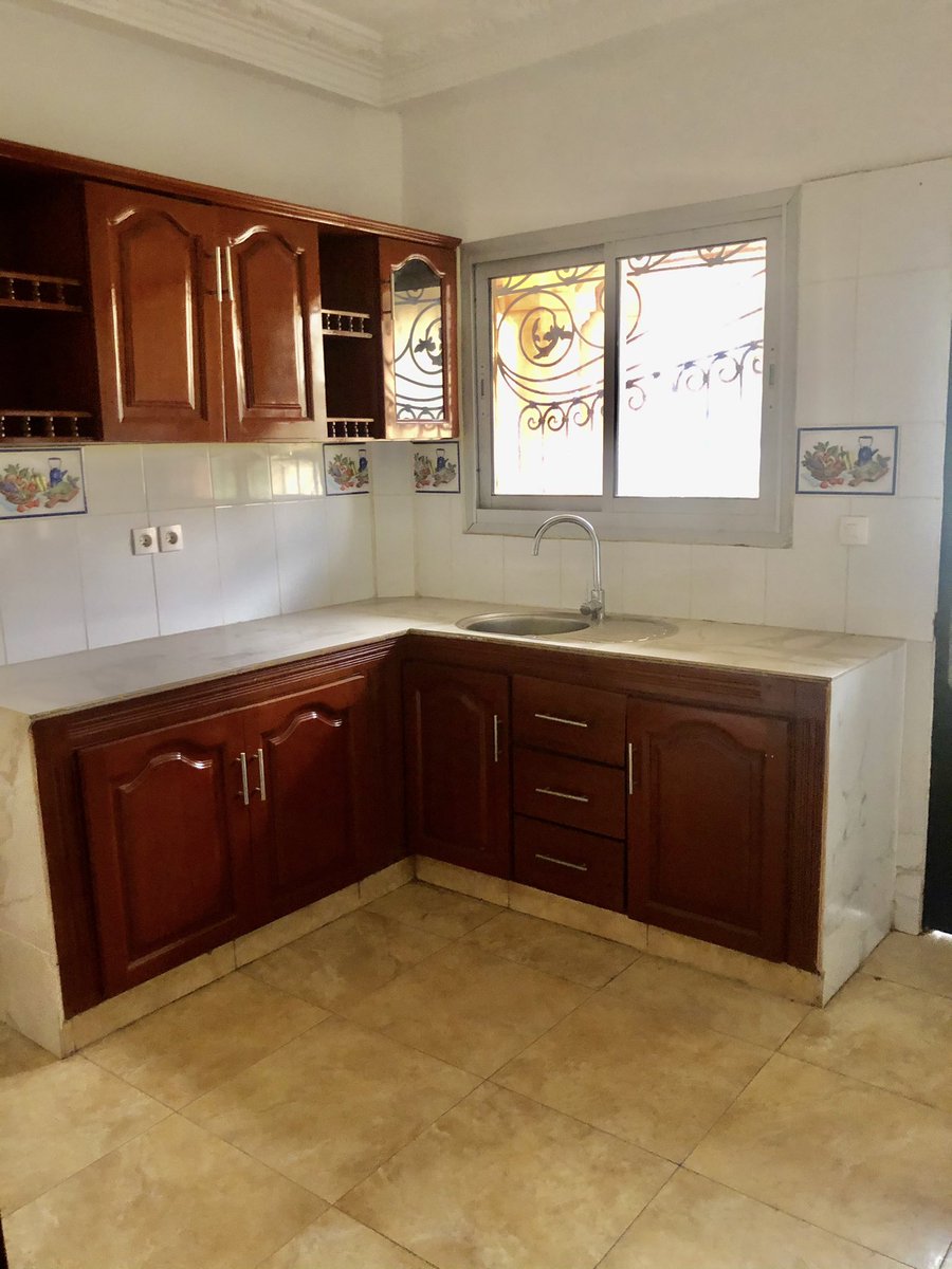 One_Immobilier's tweet photo. #yaounde
Appartement 02ch 03dc à louer à Olezoa
Emplacement de premier choix.
À 03 min de la poste centrale
01 Salon
01 Salle à manger
01 Cuisine
02 Chambres
03 Douches
Parking
Vigile 24h/24
#Immobilierdeluxe237 #oneimmobiliergroup #Cameroun #yaounde #olezoa #immobilier https://t.co/JJoo88JxMh