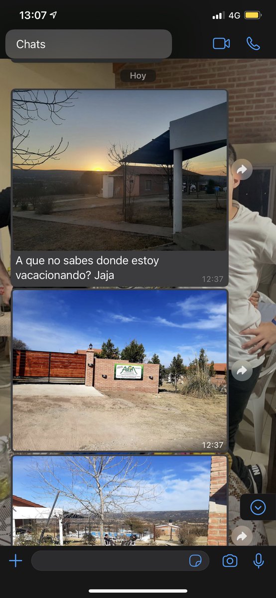 Toongaa8's tweet photo. Que turbio la gente que va de vacaciones a mi casa, una vez hasta me mandaron fotos de mis papás https://t.co/ubAkkKTVyS
