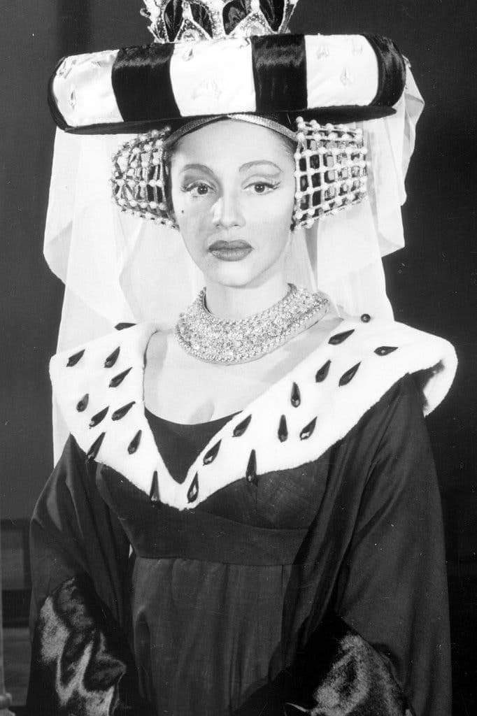 The fabulous #JaneWhite as the #QueenAggravain in ONCE UPON A #MATTRESS . c.1959 a Talk121Chat.com fav