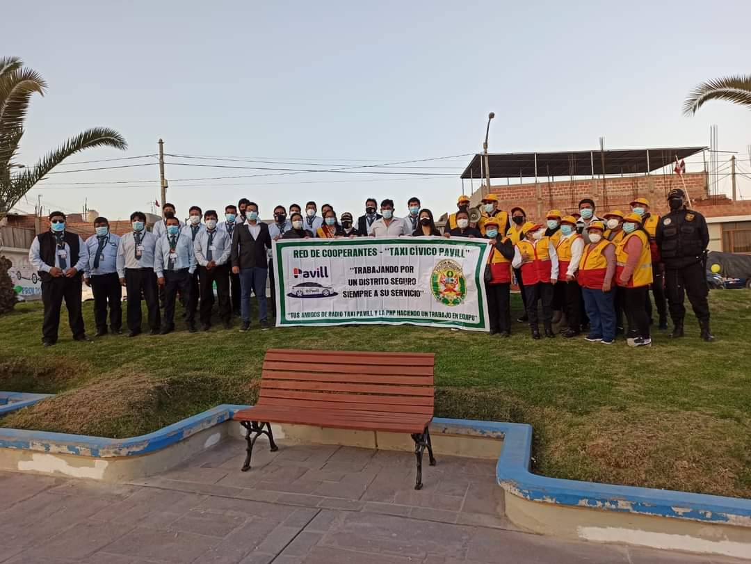 MCiudadnueva's tweet photo. #SeguridadCiudadana | Un grupo de 20 conductores de la empresa RadioTaxi Pavill, se convertirán en aliados de la seguridad en el distrito, gracias a una iniciativa promovida por la  Policía Nacional del Perú. 

#MDCN #DoblementePeruanos https://t.co/HixRRWcftr