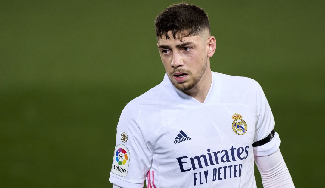 RealMadrid_GO's tweet photo. 🚨| #RealMadridGO

Acuerdo cerrado entre Valverde y el Real Madrid para la renovación del contrato del uruguayo. El club trabaja para anunciarlo la próxima semana. 

Fede ama al Real Madrid e inmediatamente aceptó quedarse y ampliar su actual contrato.

[@FabrizioRomano] https://t.co/scMKLlwUYt
