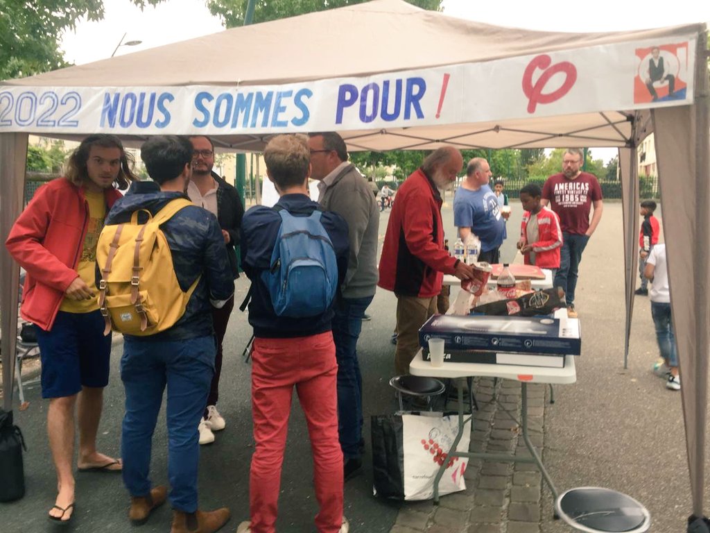 GChaussemy's tweet image. Cette semaine nous avons reçu à #Châteauroux la caravane de la @FranceInsoumise, un moment fort qui lance la campagne dans l'Indre (36) pour la campagne présidentielle de @JLMelenchon 

#OnEstPret

@JoyeuxLaurent2 @AymericCompain @CaroleGarguilo @girolles36 @Not_Robespierre