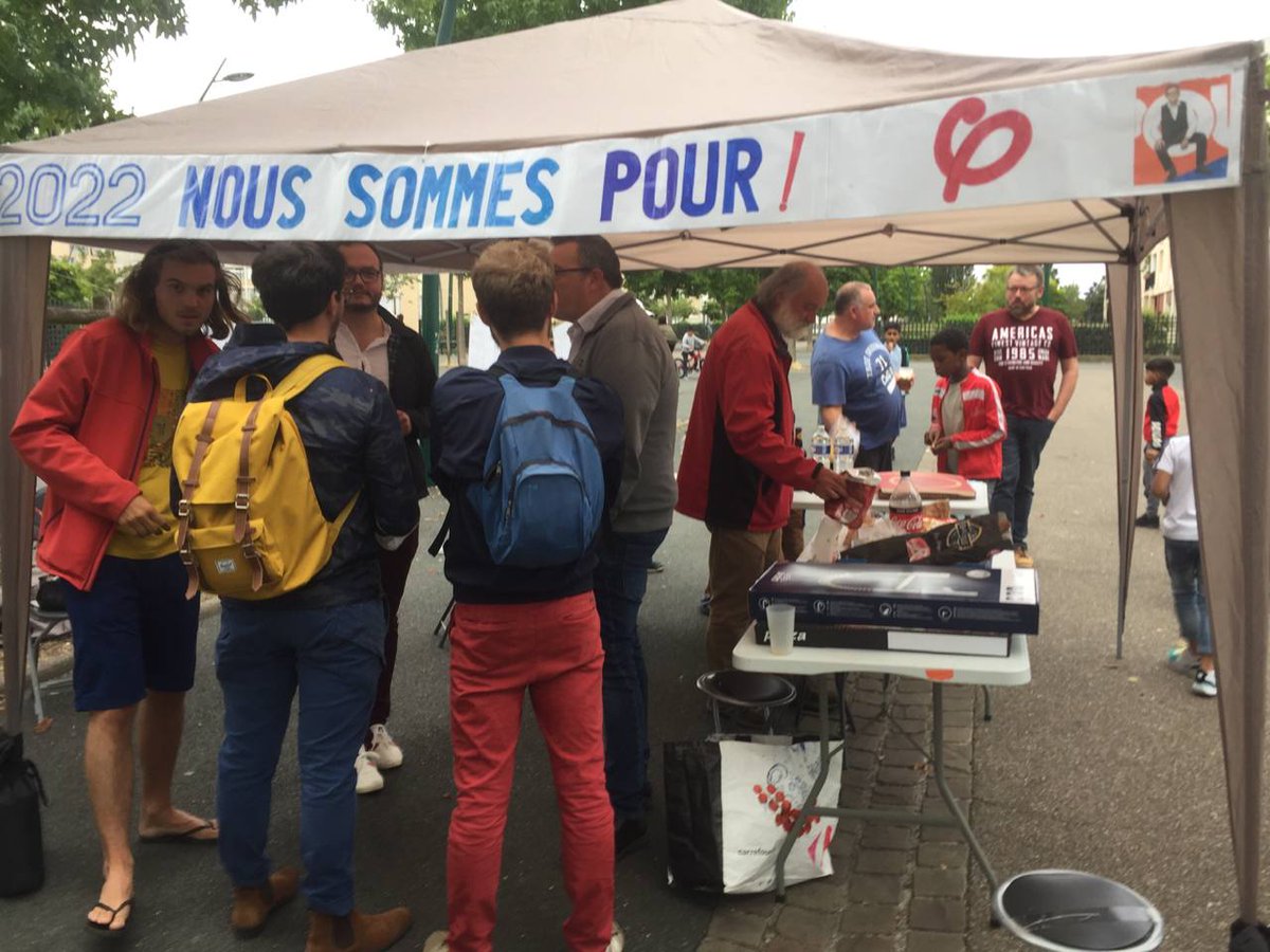 GChaussemy's tweet image. Cette semaine nous avons reçu à #Châteauroux la caravane de la @FranceInsoumise, un moment fort qui lance la campagne dans l'Indre (36) pour la campagne présidentielle de @JLMelenchon 

#OnEstPret

@JoyeuxLaurent2 @AymericCompain @CaroleGarguilo @girolles36 @Not_Robespierre