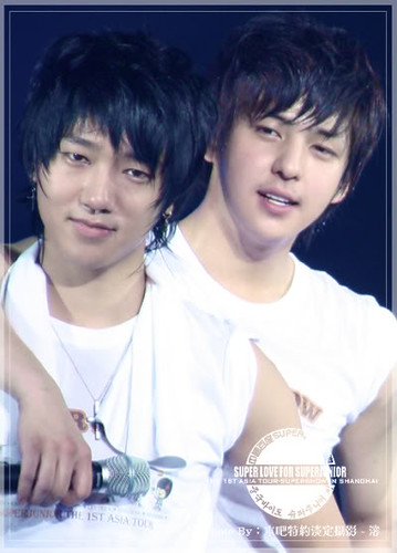 Happy Birthday Kim Kibum ^^
Jerry hilangnya Yesung & maknae kesayangannya Heechul 