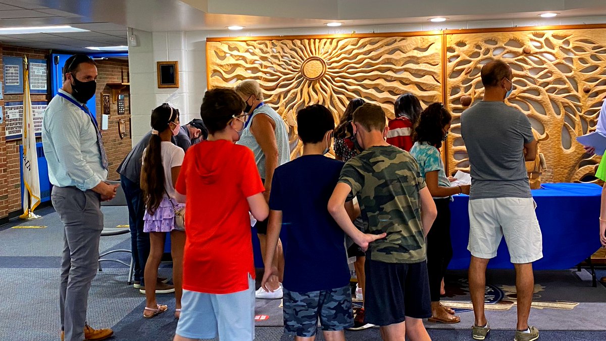D53ButlerSupt's tweet photo. This week I had the exciting opportunity to welcome our incoming 6th-grade class to @D53ButlerJHS! We provided our students and parents with a walkthrough of the school to help them get acquainted before the year starts. Welcome, Vikings! #D53Cares https://t.co/hgHwEbiR43