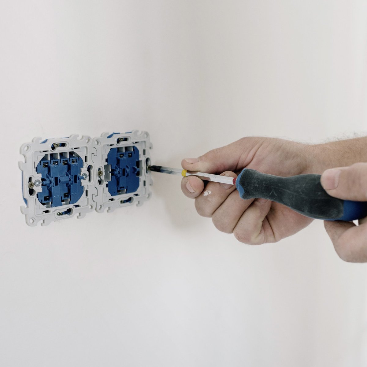 59% of Canadians became motivated to renovate their home during the pandemic, according to @REMAXca. #ToolBox helps homeowners find trusted #contractors. Learn more: tinyurl.com/ToolBoxApp 

#TheToolBoxApp #HomeImprovement #HomeRenovation #VancouverStartup