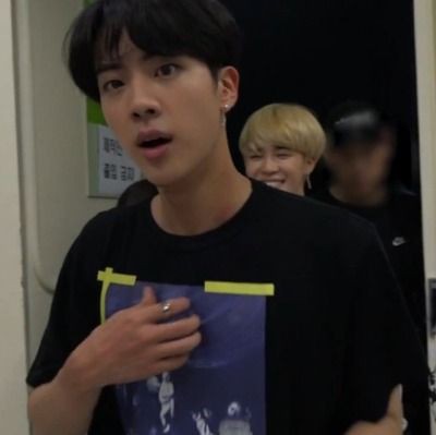 mikrocosjin's tweet photo. Seokjin is the type of boyfriend that will never be your boyfriend https://t.co/rbWE12TPlw