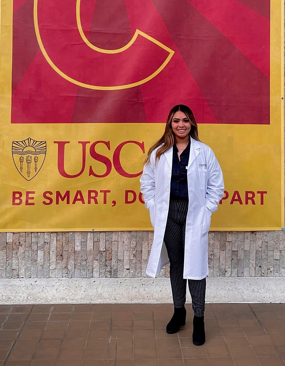 RaideretteQT's tweet photo. #MyFutureDoctor Dr. Ramirez ❤️💛 #USCDPT @iamsaam_ #WhiteCoatCeremony https://t.co/7Rs8HLXIFA