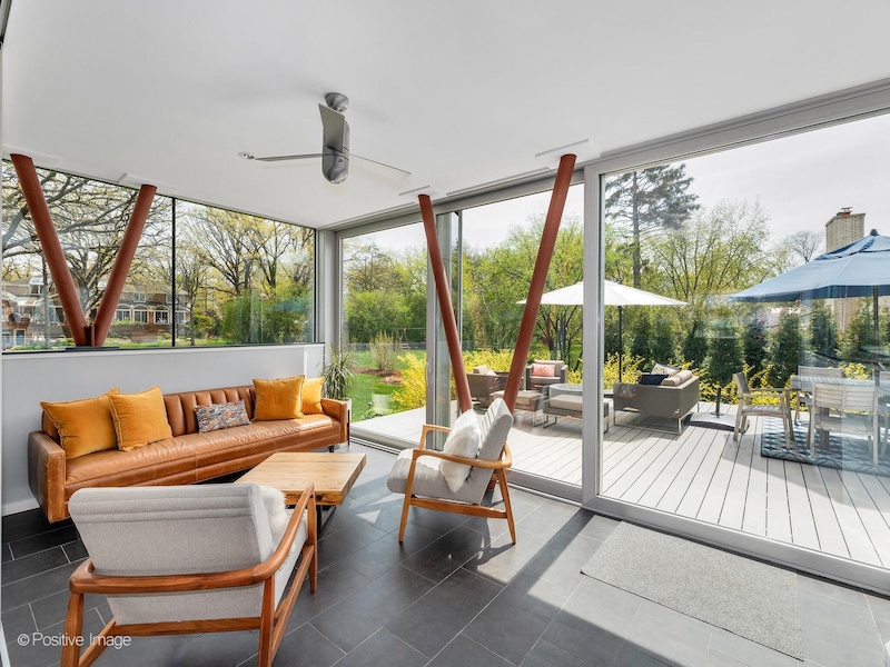 Doug Garofalo, a Chicago architect who built with wonderfully off-kilter shapes, designed this wild Oak Brook house the year before he died in 2011 at age 52. It just sold for the 1st time. chicagobusiness.com/residential-re…