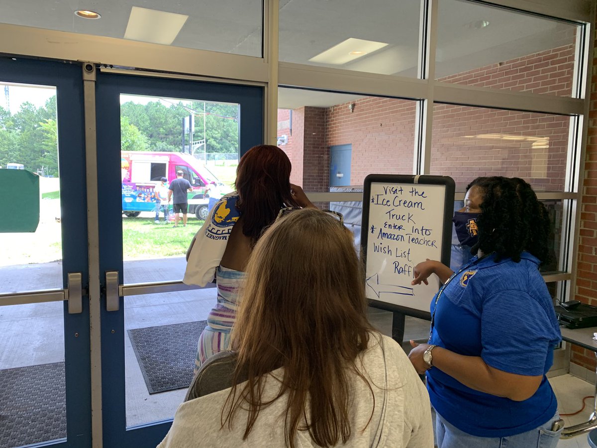 Kicking off the #RideOfYourLife <a href="/EastGarnerMMS/">East Garner Magnet</a> #epic #eastsidestrongside <a href="/wcpssmagnets/">WCPSS Office of Magnet Schools (Choice Schools)</a>