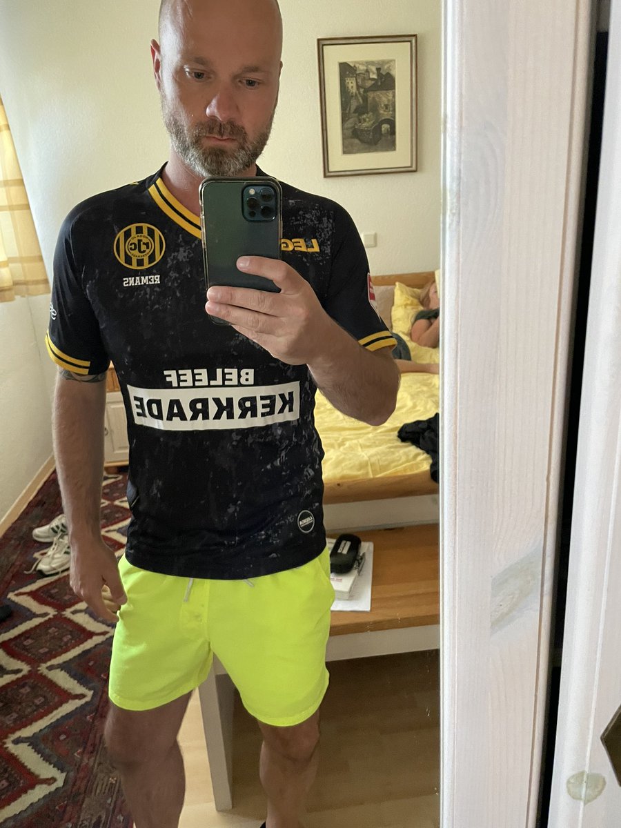 BJegers's tweet photo. Draag vandaag wel nog dit shirt ter ere van Mart #Remans. https://t.co/aENyUQPfdO