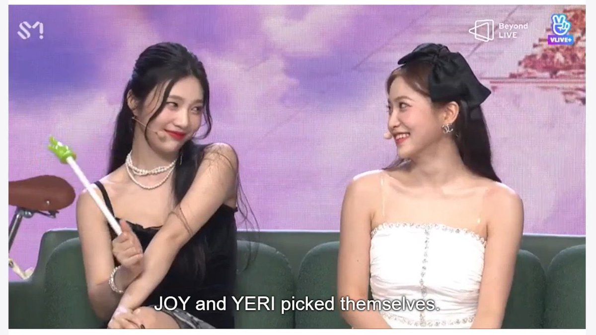 YRsquirtle's tweet photo. Queendom Joyri Thread 👸🏻💚💜👸🏻 https://t.co/1FGr4C9XjD