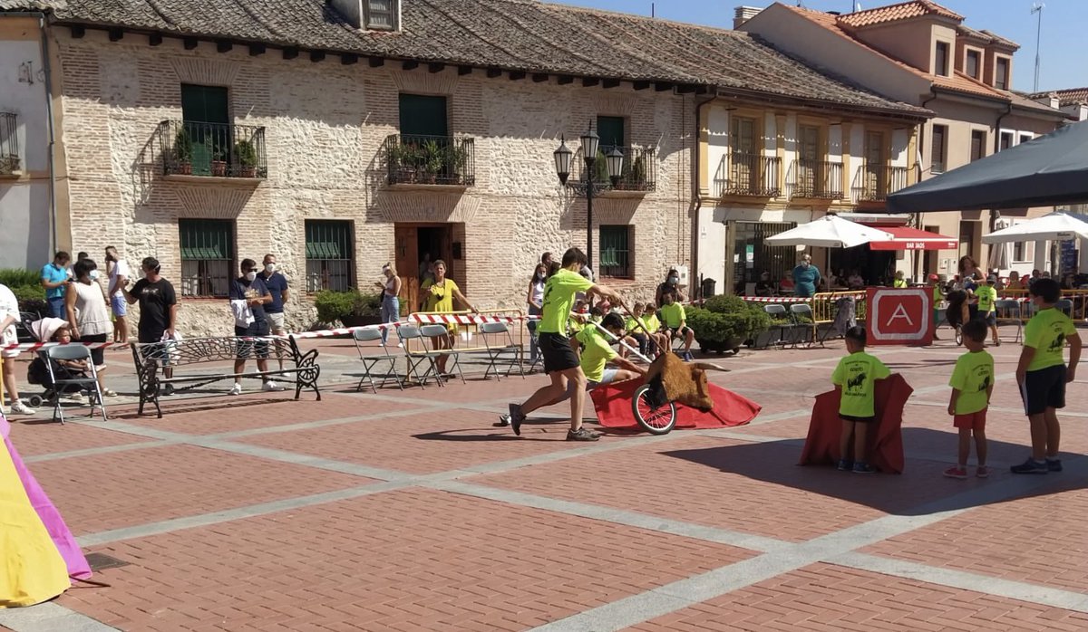 SentirTaurino1's tweet photo. TALLER INFANTIL DE TOREO Y CORTES EN ALDEAMAYOR DE SAN MARTÍN (VALLADOLID)

Un centenar de niños y niñas han participado esta mañana en esta actividad taurina organizada por el Ayuntamiento de Aldeamayor y en la que todos los participantes han sido obsequiados con una camiseta. https://t.co/m2256m7znK