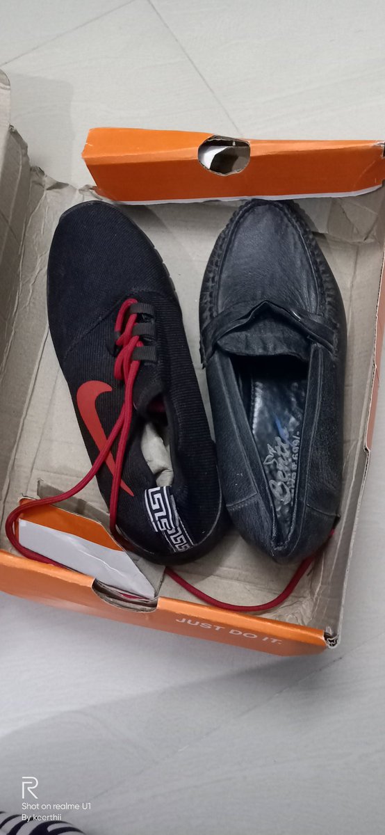 kirus286's tweet photo. @ShopClues I want Replacement to my order because I received a different product but you guys are cancelled my return request thrice.

Order ID : 207027221
Mobile number : 9245708143

I ordered Nike sports shoes but I received a different old shoe.
the images are given below https://t.co/JrcjBcfrC0