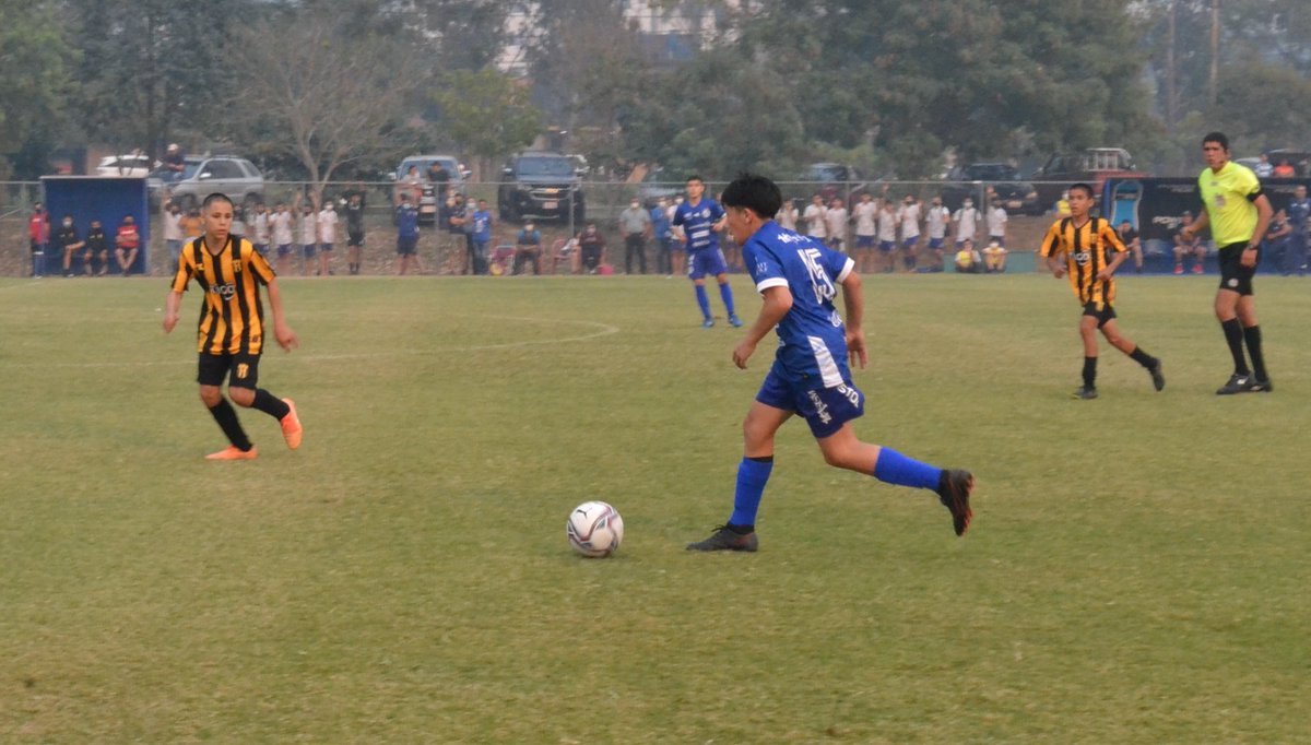 SoldeAmericapy's tweet photo. ⚽️🔵⚽️

Sub 1️⃣4️⃣

Gran esfuerzo colectivo en un verdadero partidazo.

⚽️ Junior Ramírez  

⚽️ Luis Fernandez 

⚽️ Alexander Morel 

⚽️ Benjamín Ríos 

#Guaraní  5️⃣
#SoldeAmérica 4️⃣

#FuerzaSol💪☀️ https://t.co/PRWDUGrZe6
