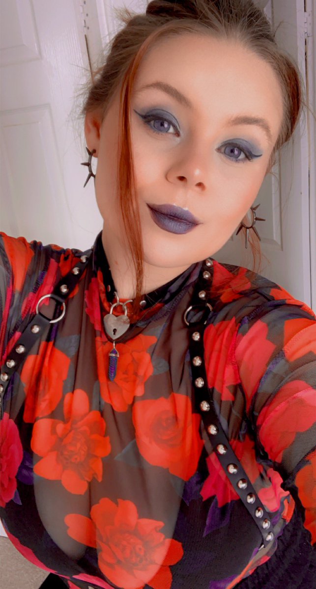 thescottyswitch's tweet photo. Retweet for a surprise in the DMs😏😈 #findomme #thickthighs #gothgirl #AdultWork #nsfwtwt #onlyfans #dom #sub #bdsm #kink #paypigneeded #sugarbaby https://t.co/rudKbHtIsW