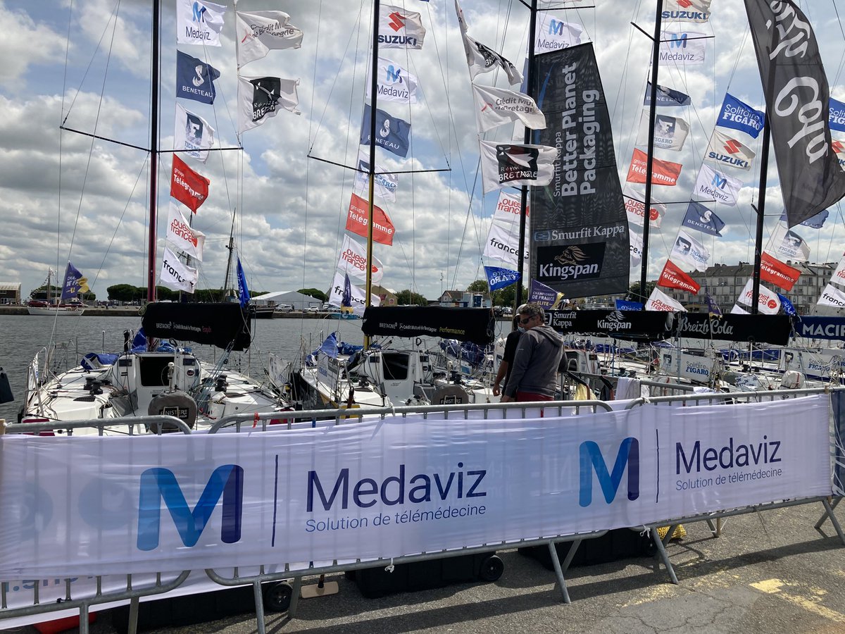 À ⁦<a href="/SaintNazaire66/">Ville de Saint-Nazaire (66)</a>⁩, les 34 skippers préparent leurs bateaux pour le départ officiel de ⁦@LaSolitaire_52e⁩ prévu dimanche !
#Medaviz, partenaire #sante, est présent sur le village de course ⛵️