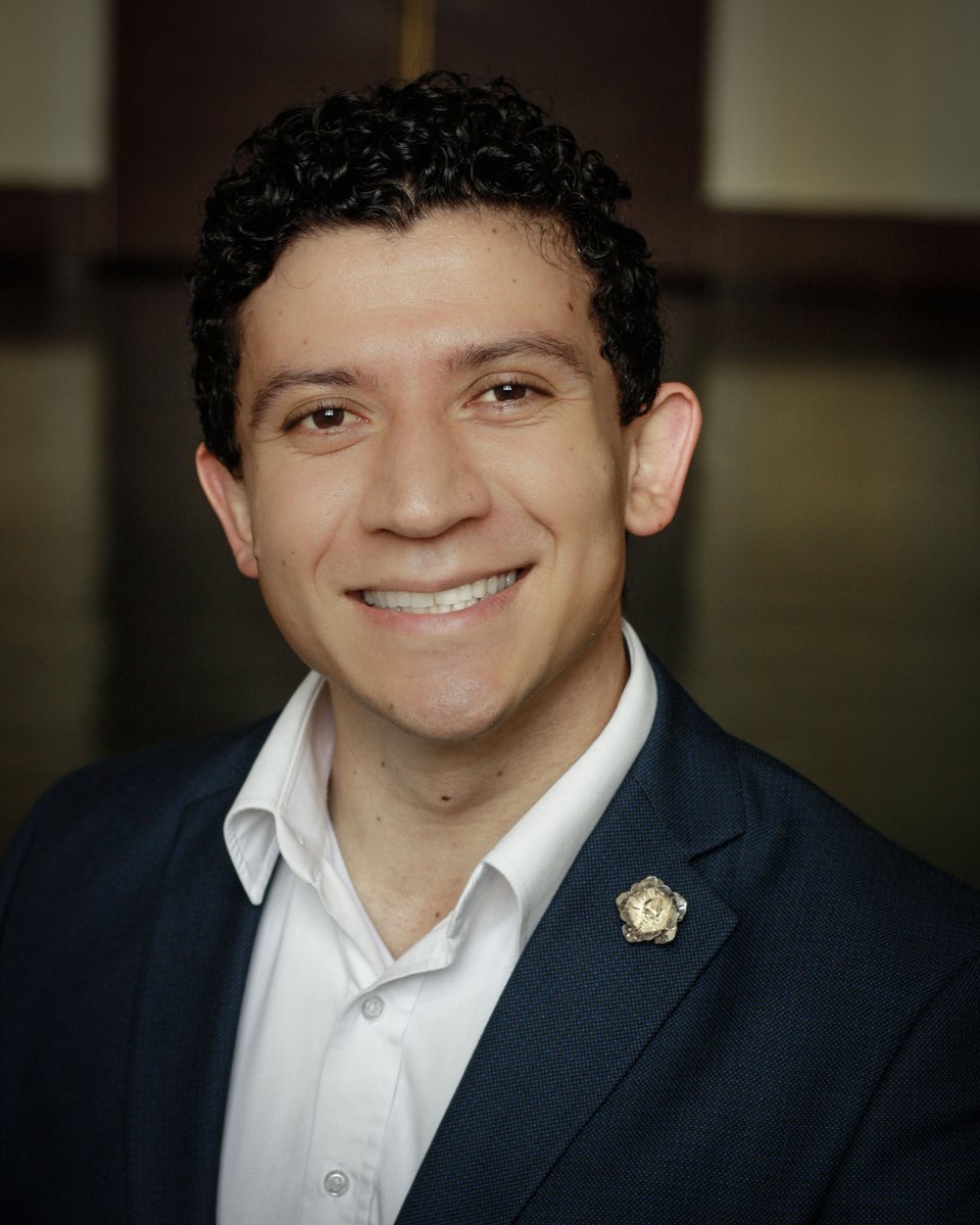 BostonSingers's tweet photo. BSR20: David's story! To celebrate our 20th year we are hearing from BSR members on the 20th of every month. This month we were excited to hear from David Rivera Bozón. "I am full of gratitude for Boston Singers’ Resource. It has been a game changer and a beacon for me." https://t.co/GXiSrOKvQI
