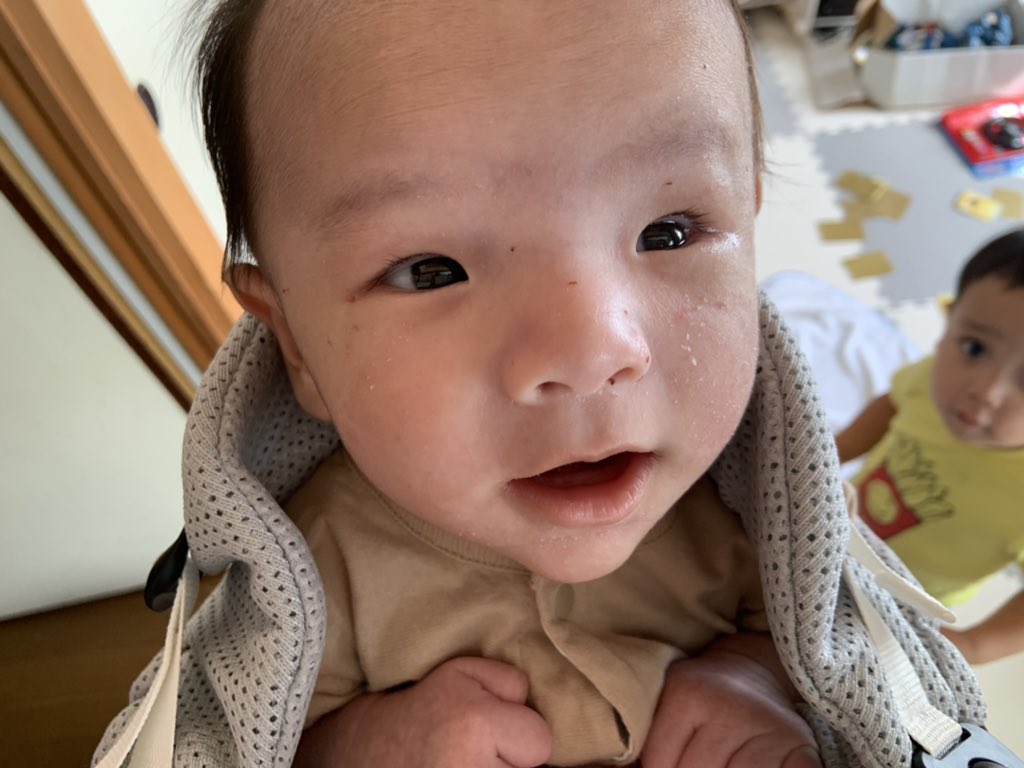 08_NANA_28's tweet photo. 生後71日👶🏻2ヶ月と10日👶🏻可愛いねぇ♥️ https://t.co/jG5qMFM47l