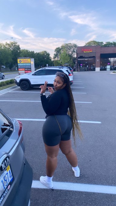 BestRealBooty's tweet image. Proof @lifewithlo_ has one of the best booties. #FineWomenFriday