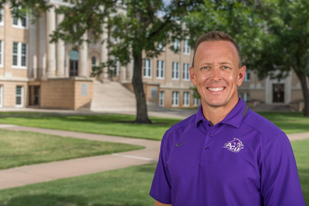 ACUedu's tweet photo. Dr. Phil Schubert, #ACU’s 11th president, turns 52 today. Join us in wishing him a very happy birthday! 🎉 https://t.co/18Wgx8L2wa