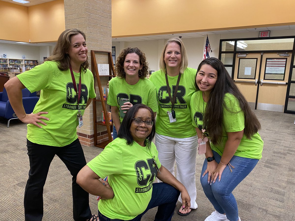 Happy Friday!  ⁦<a href="/MrsSLiner/">Sharron Liner</a>⁩ @karenya13887341 #teamcrjh