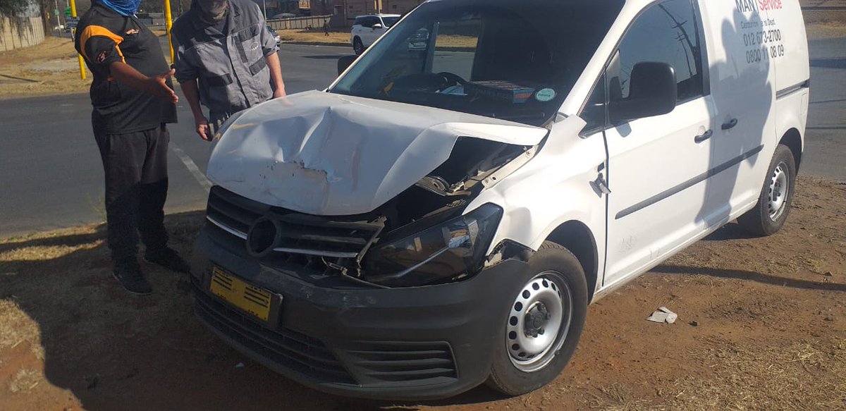 EMER_G_MED's tweet image. 《Germiston》 #TM04 responded to a collision on Stanly &amp;amp; Main Reef Road. No injuries on scene. @GTP_Traffstats @_ArriveAlive @EWNTraffic @News24 @IOL #whensecondscount