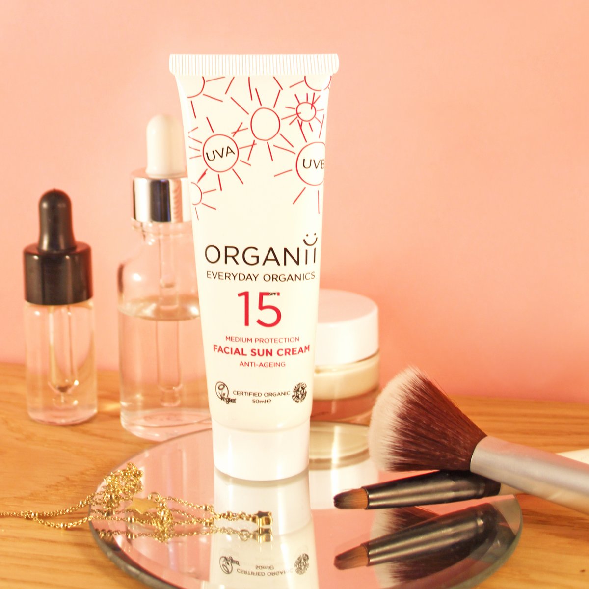 ORGANiiUK's tweet photo. Protection from UV & anti-ageing in one handy tube?
That’s what our SPF15 Facial Sun Cream offers!
#organicsuncream #vegansuncream #antiageing #crueltyfree #cleanbeauty #vegan https://t.co/y3yKgxNQiL