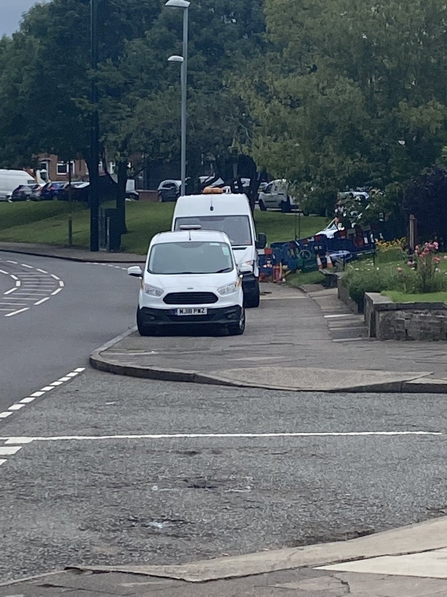 CTeamLIVE's tweet photo. @cadentgashelp @CadentGasLtd …why should they have to!! And once we got passed that one, there was another van parked in the middle of the pavement!! No access for people with pushchairs or mobility needs! I guess you would think you could go on the other side of the road… https://t.co/NfGtFRaouH