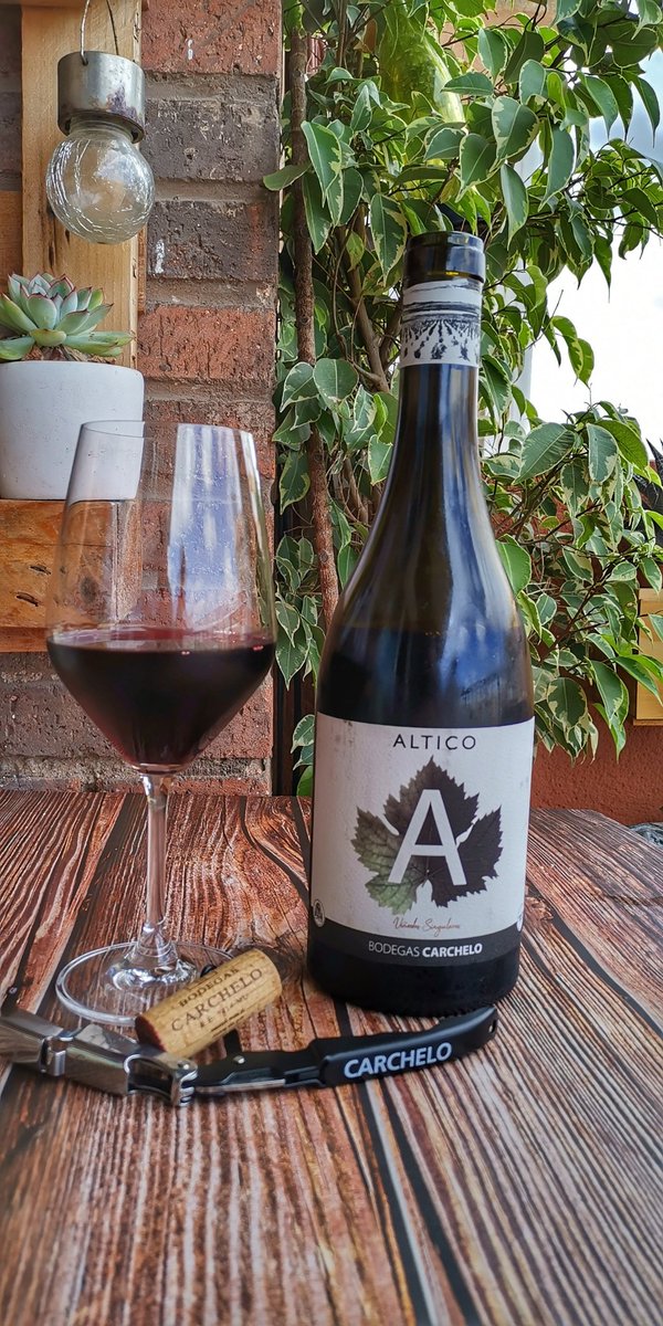 SirMactres's tweet photo. Este #viernes para @BodegasCarchelo y su #altico de viñedos singulares. https://t.co/MLNtK3XxTm