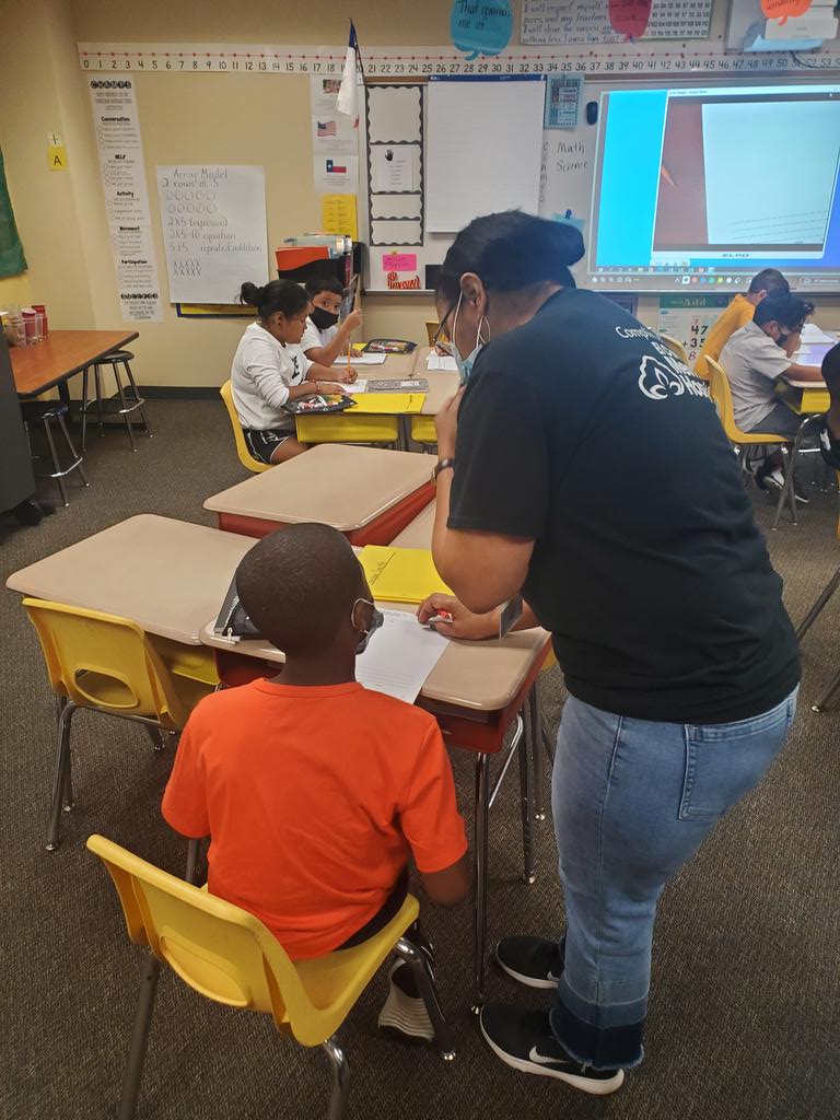 M_OGuin5's tweet photo. It was a pleasure watching the 3rd teachers at Wharton ES working with our students this morning. I'm so glad I'm on their team. Mrs. Jackson, Mrs. Camacho, and Ms. Reveles thanks for choosing Wharton ISD! #AllIn4WISD #TogetherWeWill @WhartonISD https://t.co/Ro4YOIfxCZ