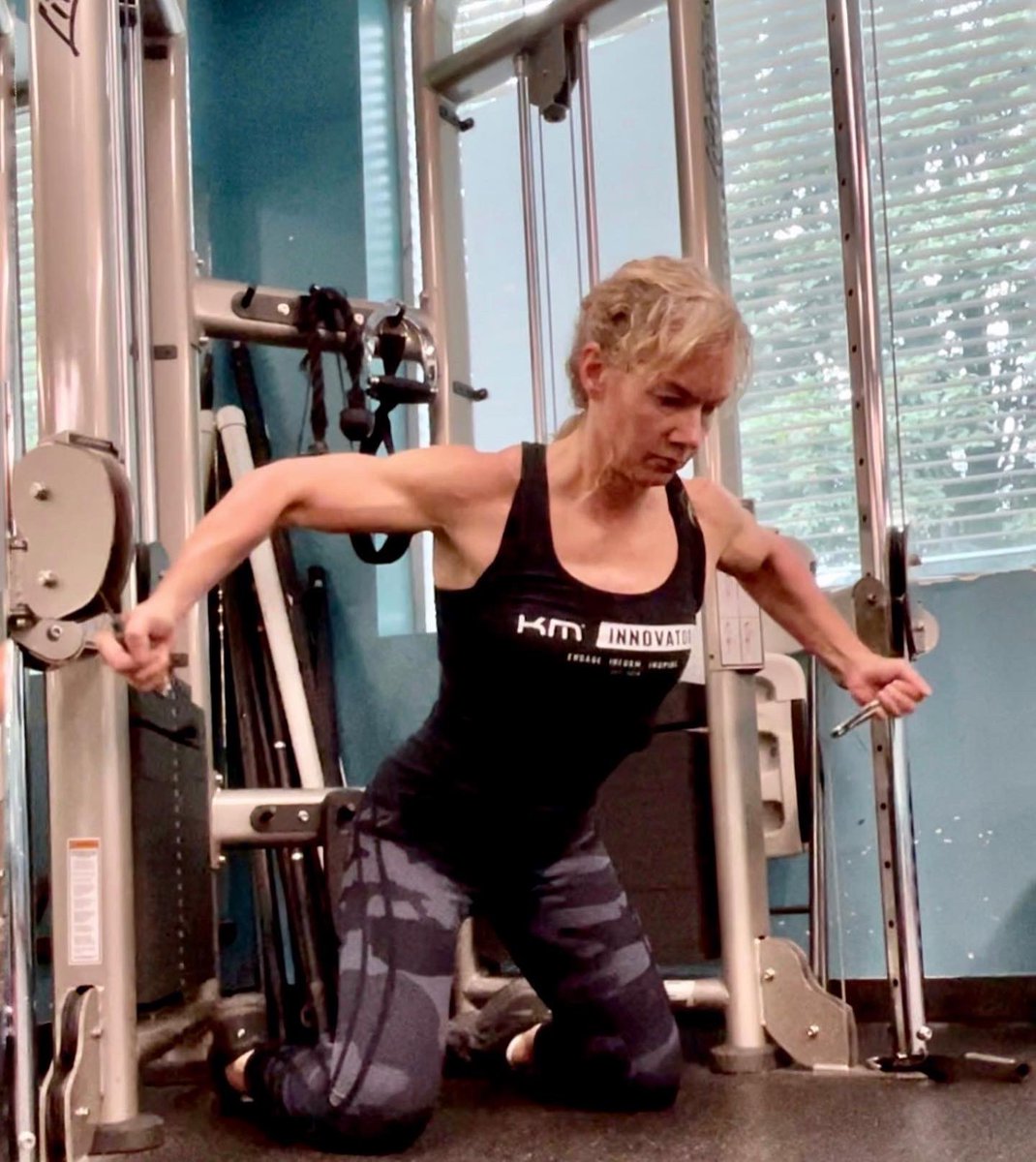 jean_dood's tweet photo. Love banded push-ups. Just need to remember to start on the floor. ☺️ A little twist for cable flyes, too.
▫️▫️▫️▫️▫️▫️▫️
#bodybuilding #fitness #weightlifting #chestday #pushup #strongwomen #kminnovator #kmambassador #gymmotivation #womenwholift #fitspo #fitnessjourney https://t.co/8GEkxF5KPU