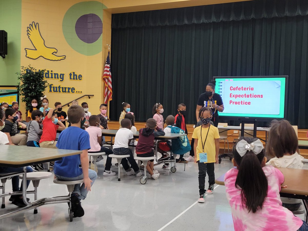 JonesES_AISD's tweet photo. AP @YRCharles32 explaining cafe expectations w/ our #FabulousFirst grade Ss... Ready for a FANTASTIC FRIDAY during lunch today! #JESLevelUp https://t.co/xZmcc3lA2B