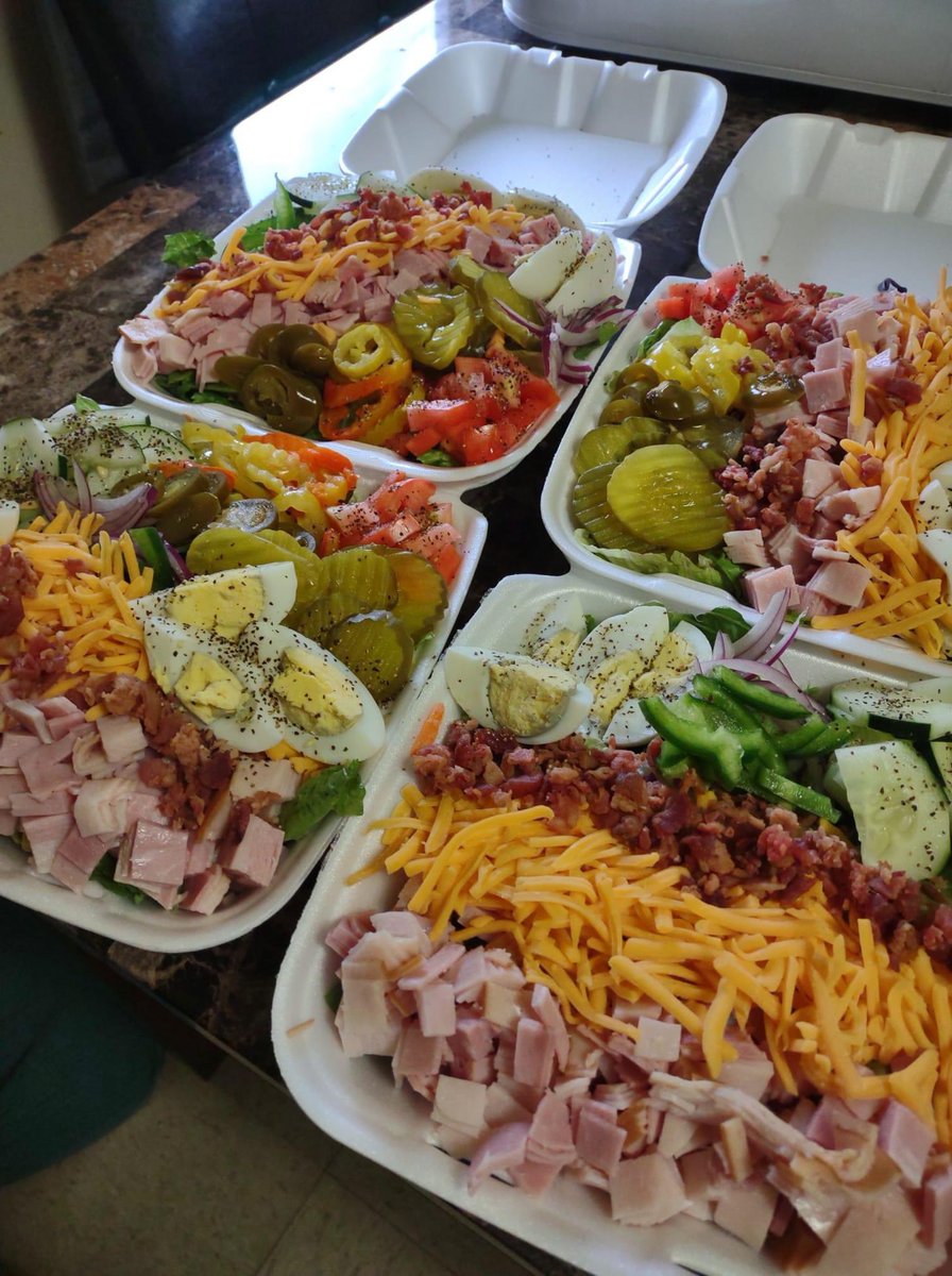 Black ppl: I’m on a diet, only eating salad 

*the salad*
