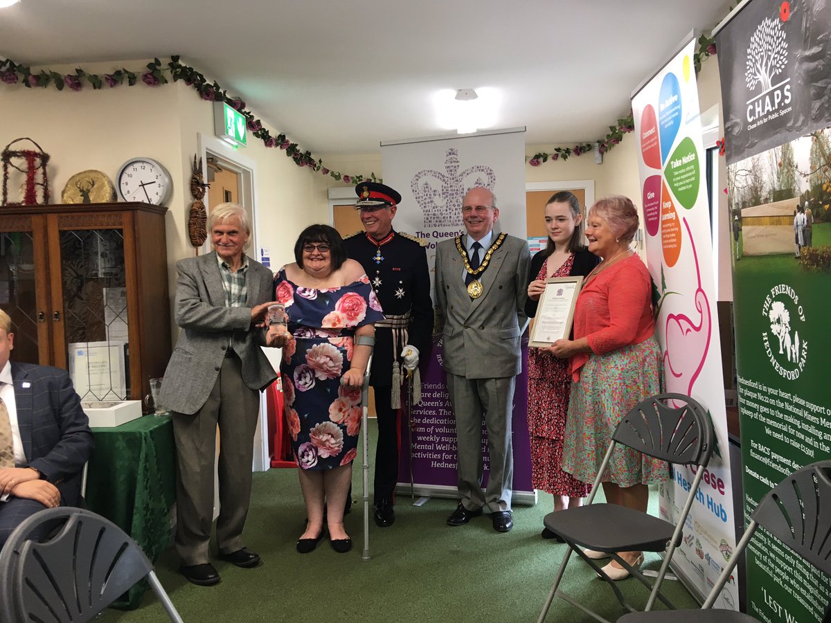 SCVYS member <a href="/TFOHP/">Friends of Hed Park</a> celebrates their @QueensAwardVS 2020 awarded to the committee in the park today, well deserved and a fantastic achievement! Congratulations to all