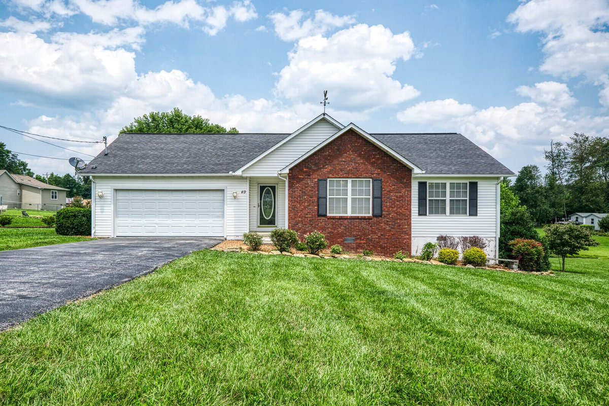 Check out this listing! 49 Hilltop Drive, Crossville, TN, 38555 

$274,900 | 3 Beds | 2 Baths | 1400 sq. ft.

Contact me for more details!

FIRST REALTY COMPANY
Julie V. Thompson, REALTOR
(931) 484-0226 Office / (931) 248-0226 Cell
jthompson1405@gmail.com topcrossvillehomes.com/TN/Crossville/…