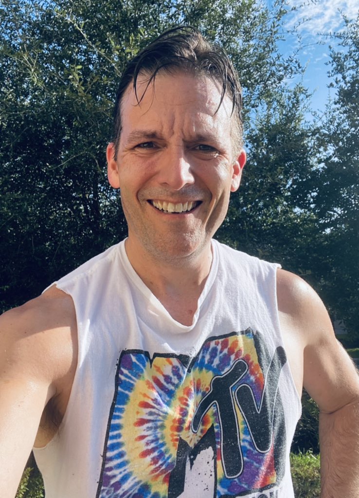 zachwolfelaw's tweet photo. Nice humid run this morning.
Rock on, little kids on bikes with the massive backpacks.
#HoustonRunning #BackToSchool https://t.co/ZzzORfo1Se