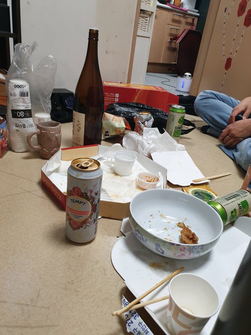 「缶ビール テーブル」のTwitter画像/イラスト(新着)