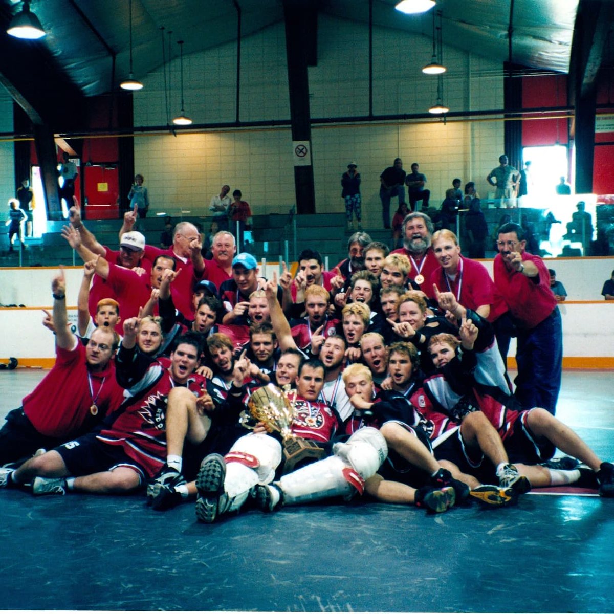 Foxy_R6's tweet photo. 20 Years Ago!  Feels Like Yesterday! https://t.co/qaOfZLPEvB