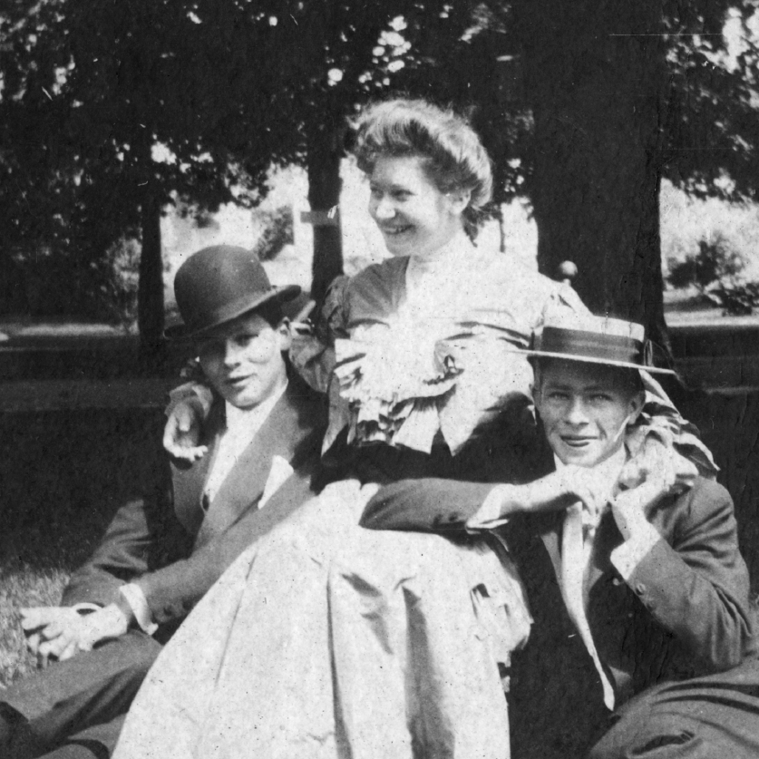 VHoggPlantation's tweet photo. #OTD in 1887: Thomas Elijah “Tom” Hogg is born Austin, Travis County, Texas. Tom (pictured right) was the fourth child of James S. Hogg, who, at the time, was Texas Attorney General, and Sallie Hogg. #realplaces #RealStories https://t.co/m8pq53pHLF