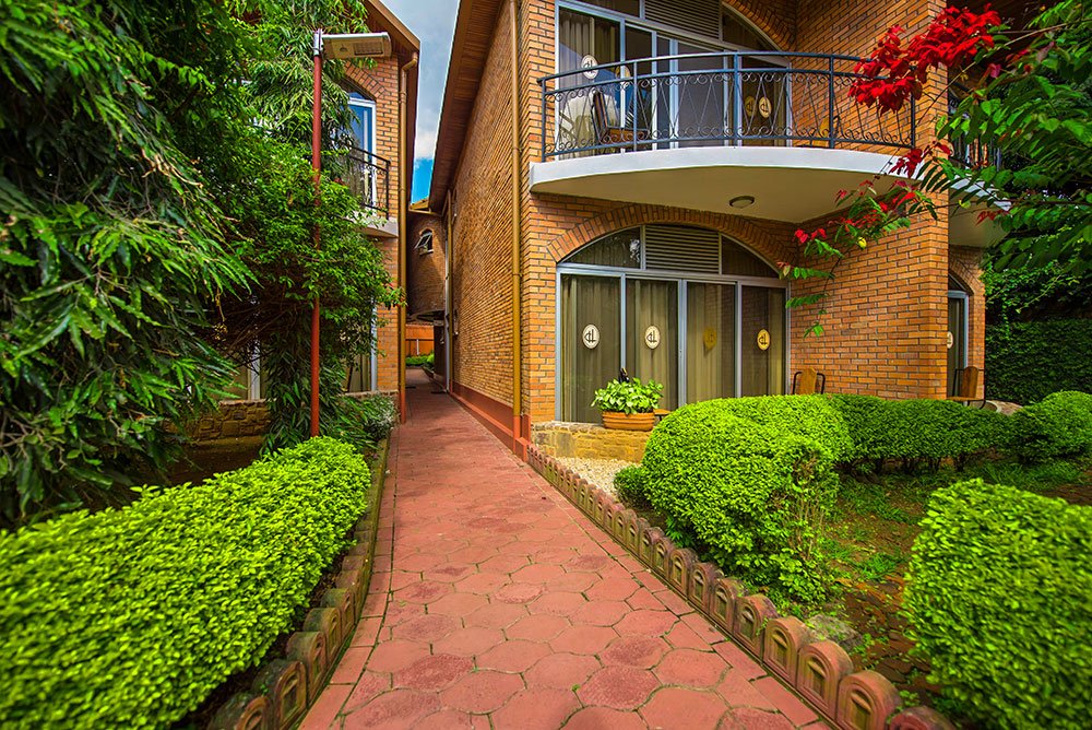 showMeRwanda's tweet photo. #HotelChezLando is your first window to #Rwanda. Enjoy the tradition of #Rwandan hospitality and satisfy your travel needs, catering to the smallest detail of your stay. 
#VisitRwanda #BestofRwanda #LuxuryRwanda #LuxuryGetaway #Kigali #ChezLando https://t.co/nsGHIgyVdL