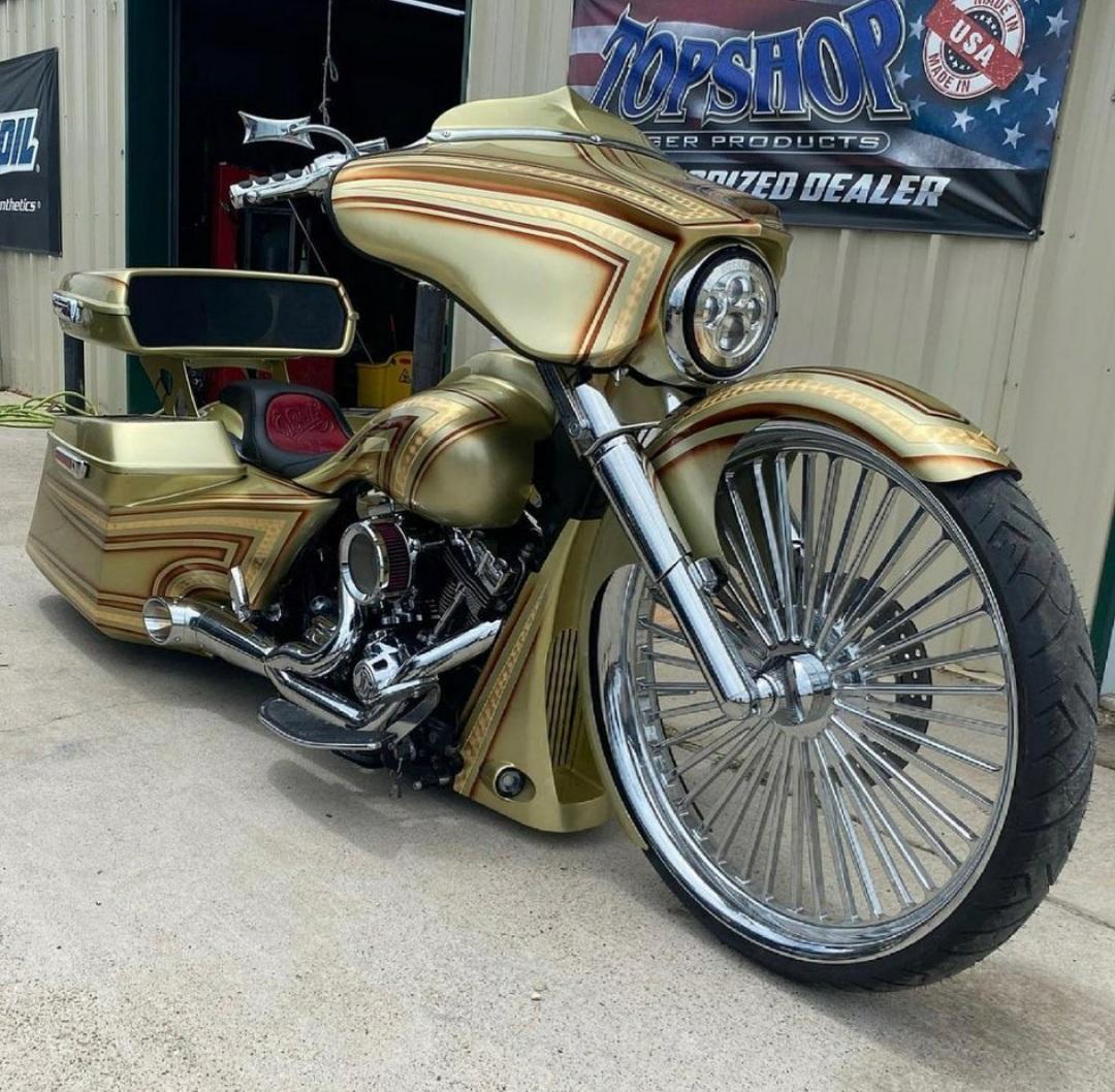 Smt_MachiningCo's tweet photo. Got a clean looking Street Glide here with our Big Fatty wheel.
🙏
Thanks for trusting https://t.co/zZfwkxTC66 for your custom needs.
.
.
#ChromeWheels #ChromeRims #TopShop #StreetGlide #BigFatty #GoCustom https://t.co/o9kLOqQlI7