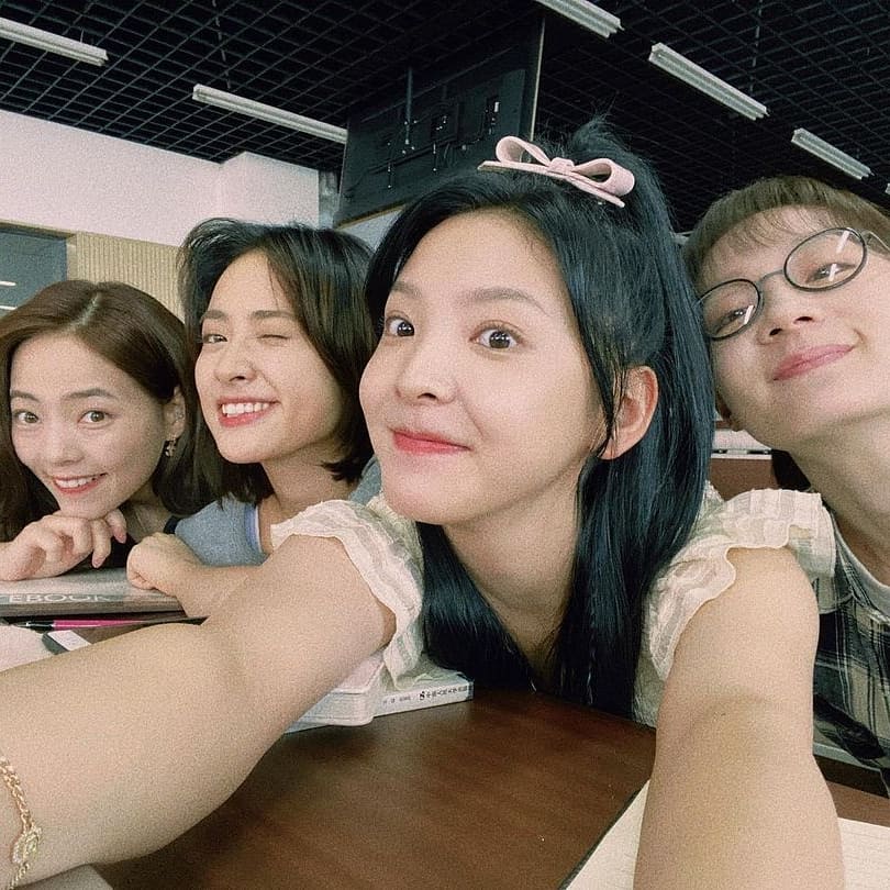 JaShenOfficial1's tweet photo. Shen Yue's IG update 8.20.21
With her 3 equally lovely Be Yourself Friends ❤😍
#Shenyue #Jasperliu #liuyihao #Jashen #jashenofficial1 #wittyfirsthalf #BeYourself https://t.co/a1HkSyJFRO