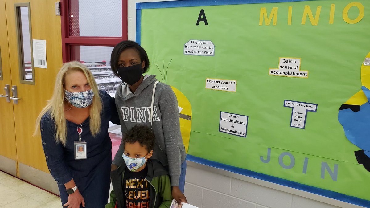Signal Hill Open House 21-22 is in full swing! It is so amazing and fills our hearts to see all of the families back in person! Looking forward to a FANTASTIC SCHOOL YEAR! @pandaprincipal @anna_houseworth <a href="/SHESPandas/">Signal Hill ES</a> <a href="/SignalHillPTO/">Signal Hill Elementary PTO</a> #positivelypwcs #pwcs #pandapride #SHESstrong